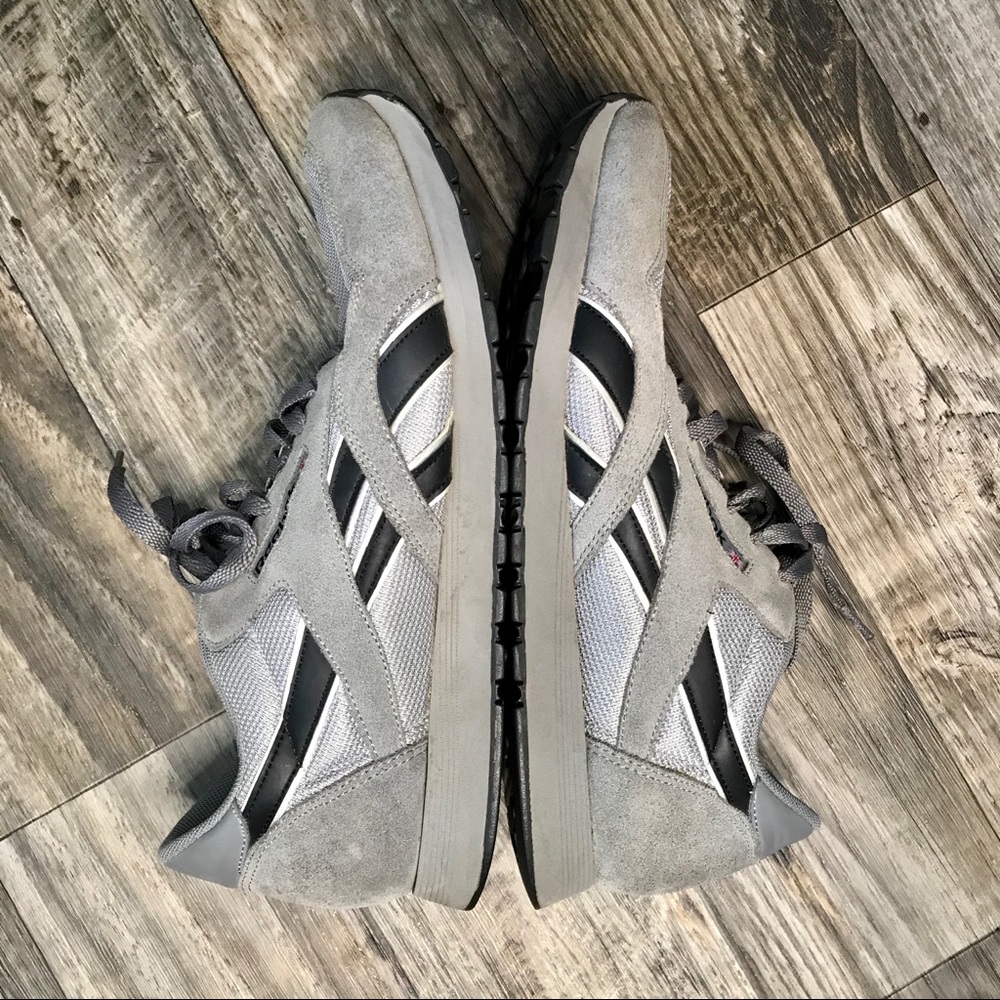Reebok Classic Sneakers - 13 - Picture 6 of 8